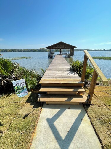 Waterfront 3 Bedroom Camden Cabin with Gorgeous Views, Firepit and Dock