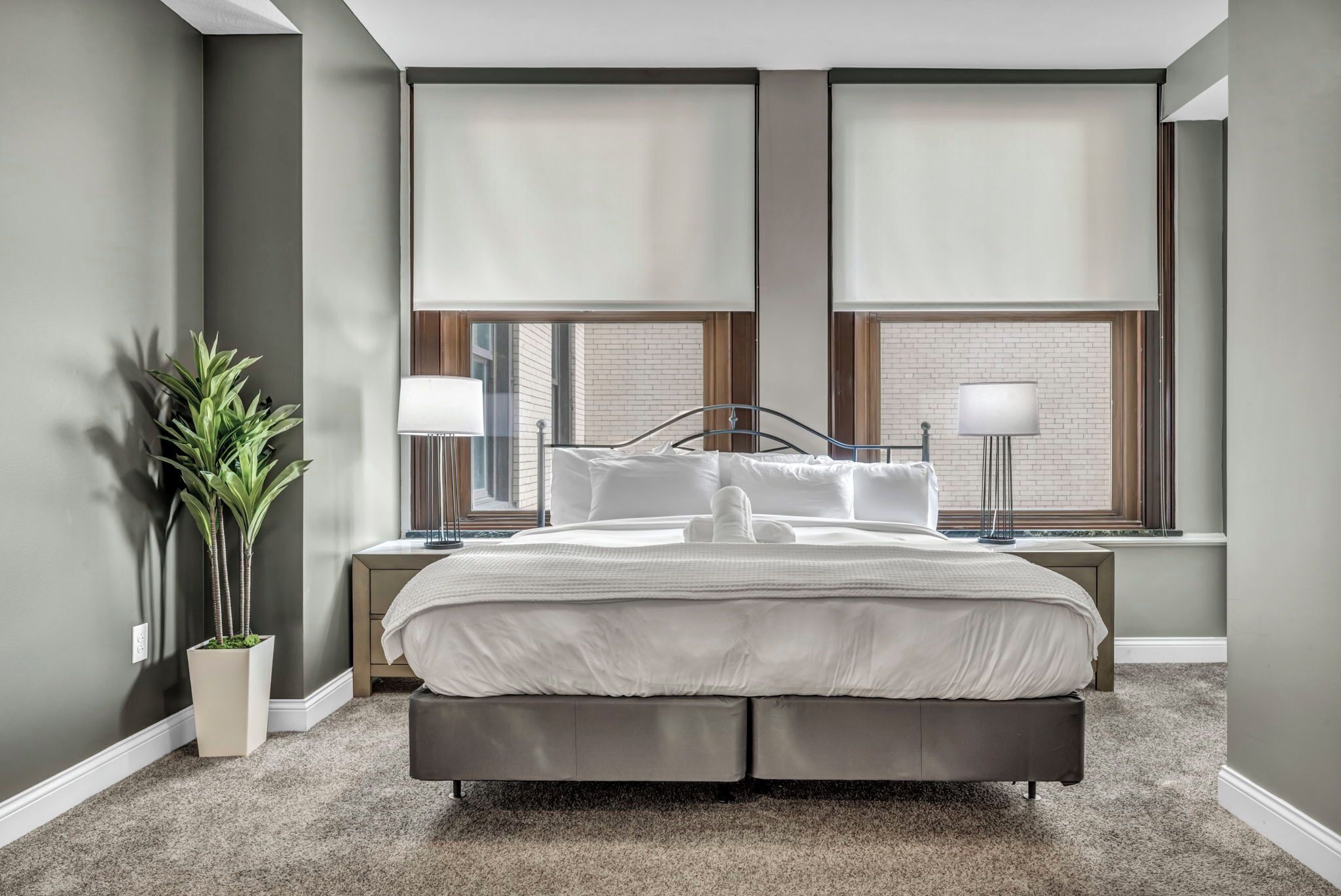 2 soverom, strykejern/-brett, internettilgang og sengetøy