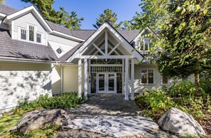 المنشأة من الخارج