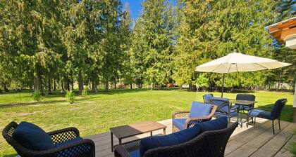Peaceful Cedar Forest Guesthouse On Historic Farm