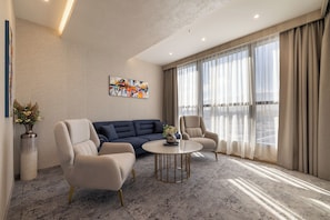 In-room safe, desk, laptop workspace, free WiFi - East Plaza Hotel (Sofia)