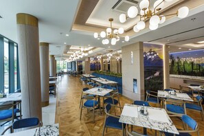 Restaurant - East Plaza Hotel (Sofia)