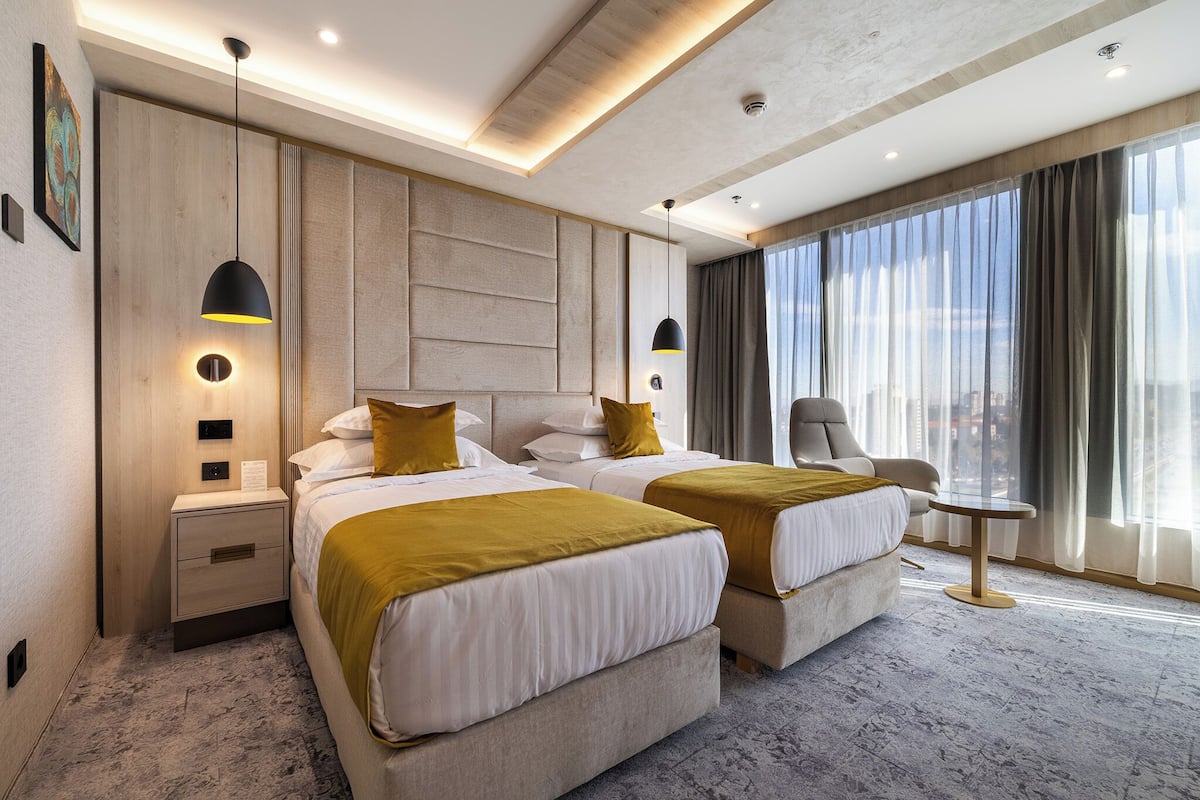 Superior Twin Room, Mountain View | In-room safe, desk, laptop workspace, free WiFi