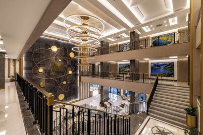 East Plaza Hotel 