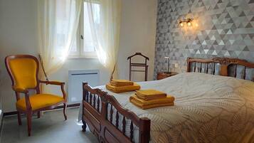 2 chambres, fer et planche Ă repasser, Wi-Fi gratuit, draps fournis