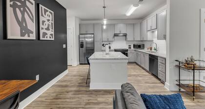 Luxe King 3BR Townhouse Uptown Charlotte