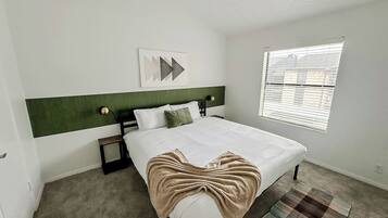 Schreibtisch, Bügeleisen/Bügelbrett, kostenloses WLAN, Bettwäsche