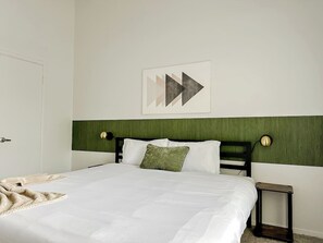 Skrivbord, strykjärn/strykbräda, gratis wi-fi och sängkläder