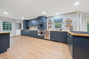 ثلاجة، ميكروويف، فرن، موقد طهي مسطح