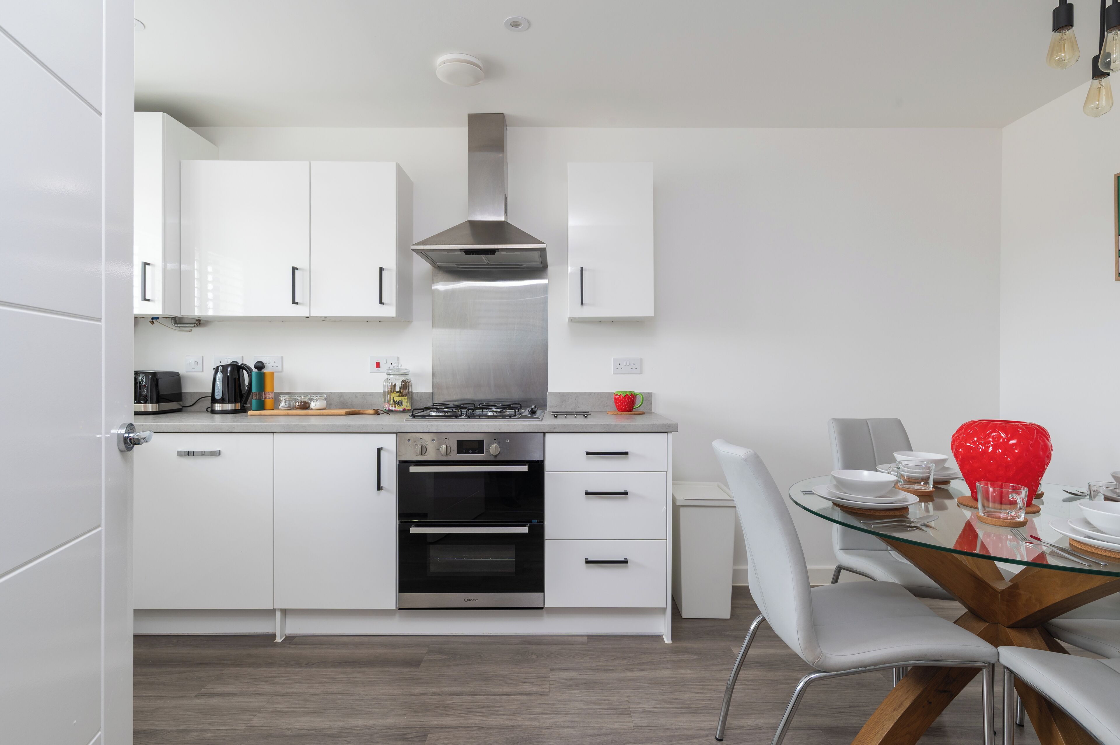 Microondas, horno y lavavajillas 