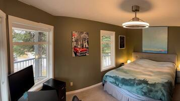 4 bedrooms, desk, free WiFi, bed sheets