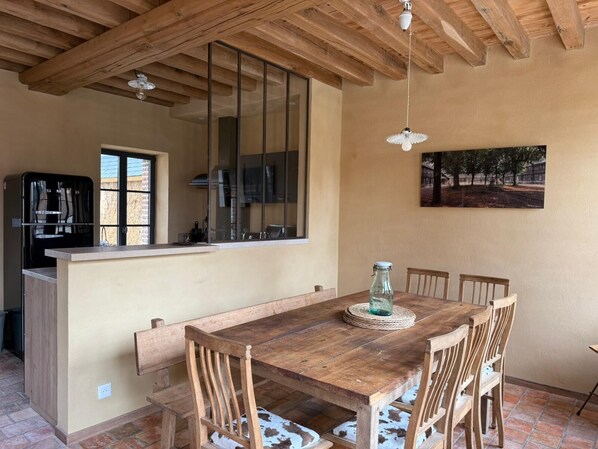 Outdoor dining