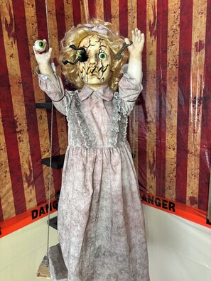 Miscellaneous - Rent this haunted bedroom for Halloween fun! (Houston)