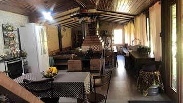 Villa | Dining