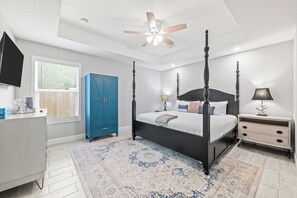 4 slaapkamers, een strijkplank/strijkijzer, gratis wifi, beddengoed