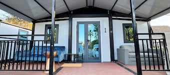 Charming cabin with AC in La Puente