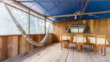 Chambre Double Confort, vue jardin | Restauration