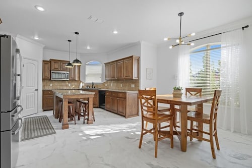 3 bedroom house in welcoming SW Lubbock