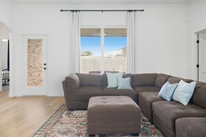 Televisión y chimenea