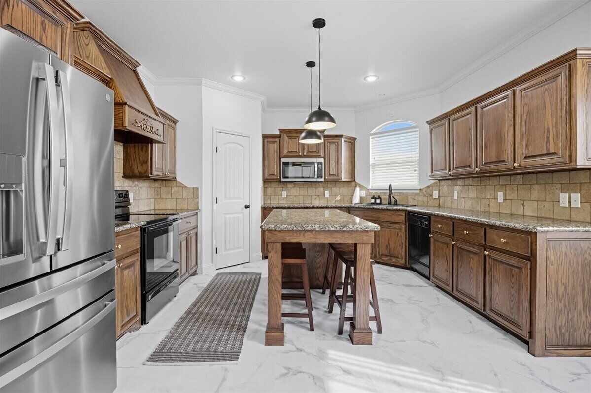 Mikrovågsugn, ugn, spishäll och diskmaskin