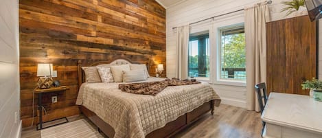 2 slaapkamers, een bureau, een strijkplank/strijkijzer, wifi