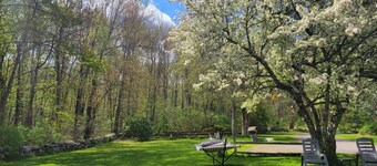 Little House Inn - Private Home - Secluded - Ware - 2 bedroom, sleeps 6