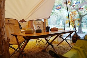 Interior - Return to Emei mountaineer Hotel (Emeishan)