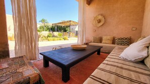 Lobby lounge - Tawenza Lodge  (Tamaguert)