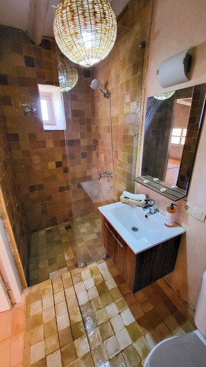 Deluxe Double Room, Mountain View | Bathroom | Shower, towels, soap, shampoo