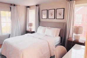 3 bedrooms, iron/ironing board, WiFi, bed sheets