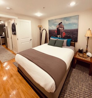 1 bedroom, in-room safe, desk, iron/ironing board