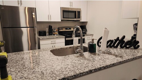 1bd1ba 15 min to RWJ Pking W/D non-smoking