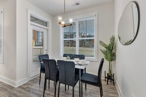 Apartment | In-room dining