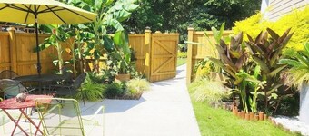 Ruby's Cottage / Close to Beaches & Downtown