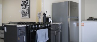 3BR/2BA Home with 2 King Beds & Modern Bathrooms
