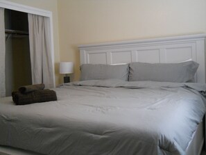 3 dormitorios, tabla de planchar con plancha, wifi gratis y ropa de cama