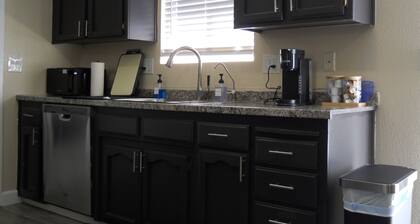 3BR/2BA Home with 2 King Beds & Modern Bathrooms