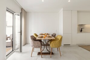 تناول الطعام