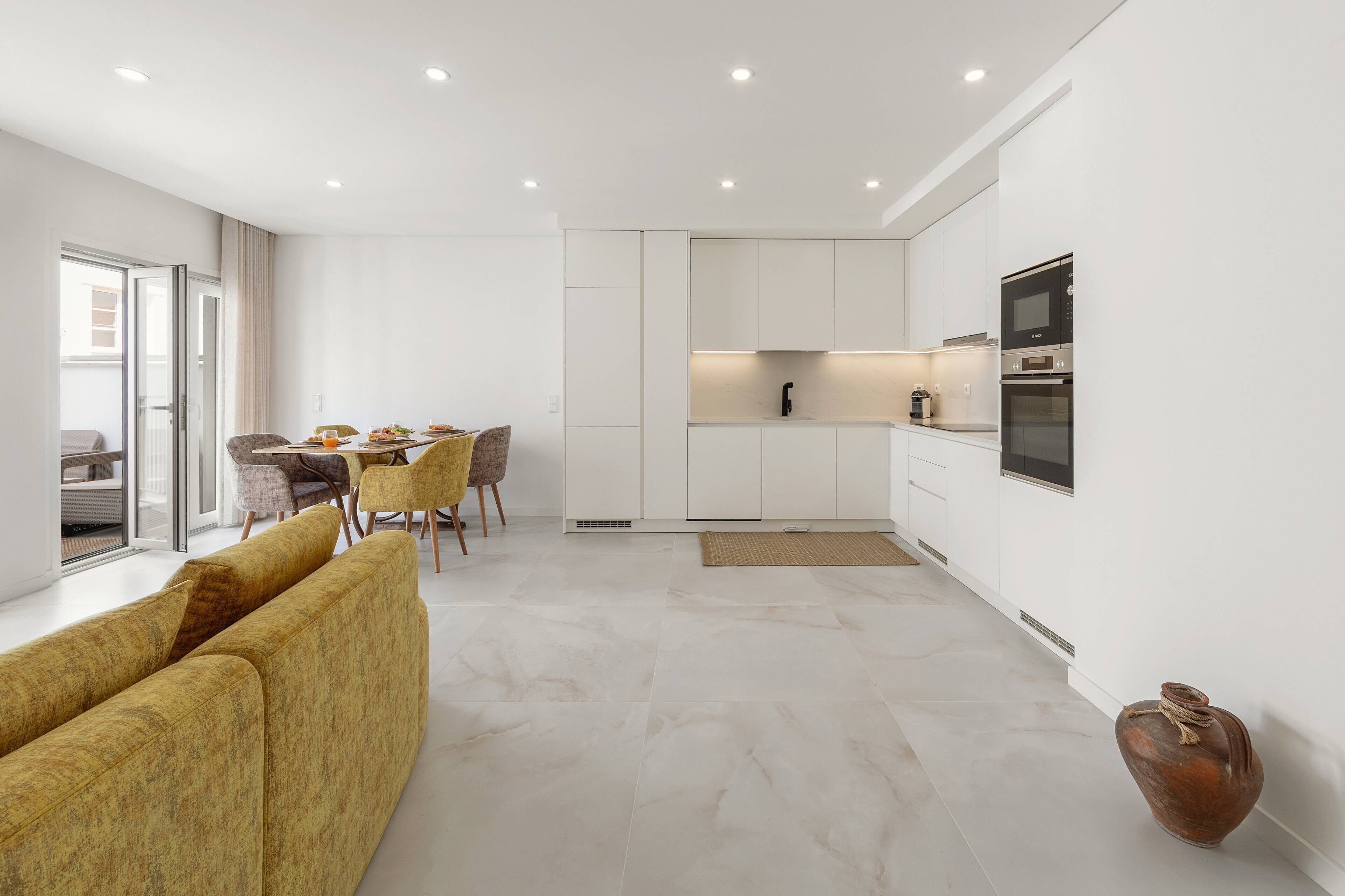 المنشأة من الداخل