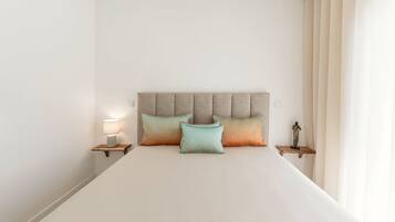 2 bedrooms, internet, bed sheets