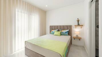 2 bedrooms, internet, bed sheets