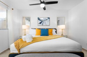 5 bedrooms, desk, iron/ironing board, travel crib