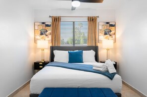 5 Schlafzimmer, Schreibtisch, Bügeleisen/Bügelbrett, Reisekinderbett