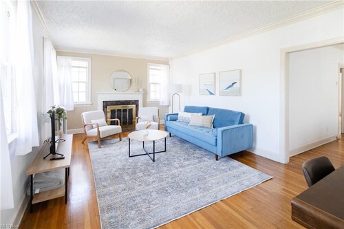 Charming Shaker Heights 2BR, 1BA apartment vintage style and modern comforts.