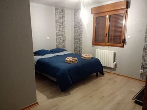 7 habitaciones, tabla de planchar con plancha y wifi gratis