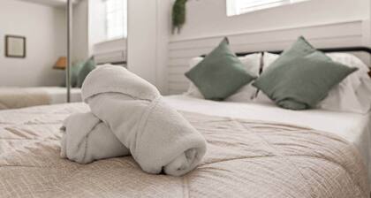 Echo Park Retreat with Views and Parking