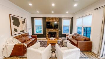 Télévision, cheminée