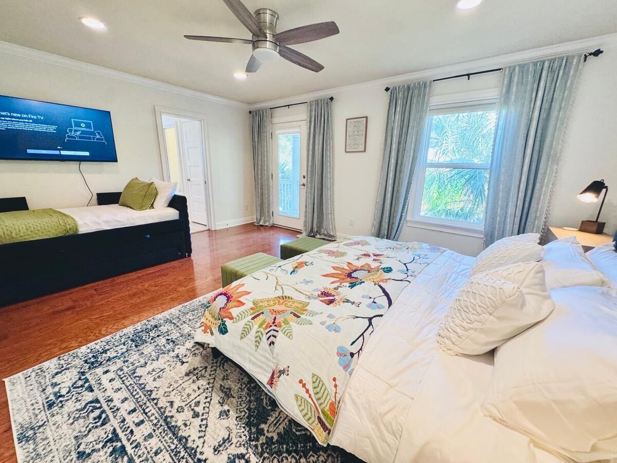 Photo 19 of Heated Pool, Heart of St.Augustine, Huge House Charming Backyard Dining, Dogs Ok