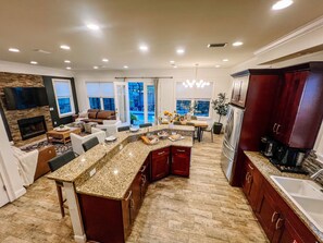 Interior - Walk to historic DOWNTOWN , Heated Pool, backyard Dining, grill, fire pit,Dog Ok (St. Augustine)