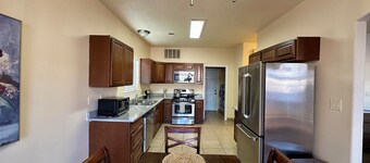 Warm Sand Casita. Lovely 4-bedroom house with AC in Albuquerque